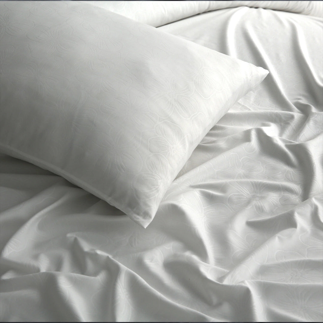 6 Piece - White Self Printed Duvet Cover Set