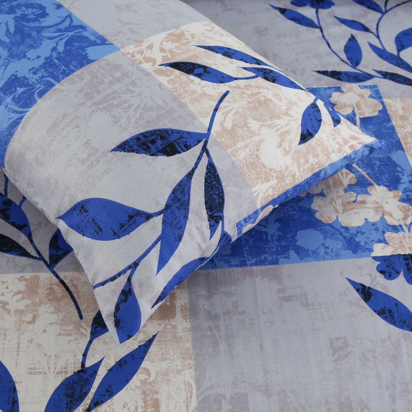 6 Piece - Vintage Blue & White Floral Printed Duvet Cover Set