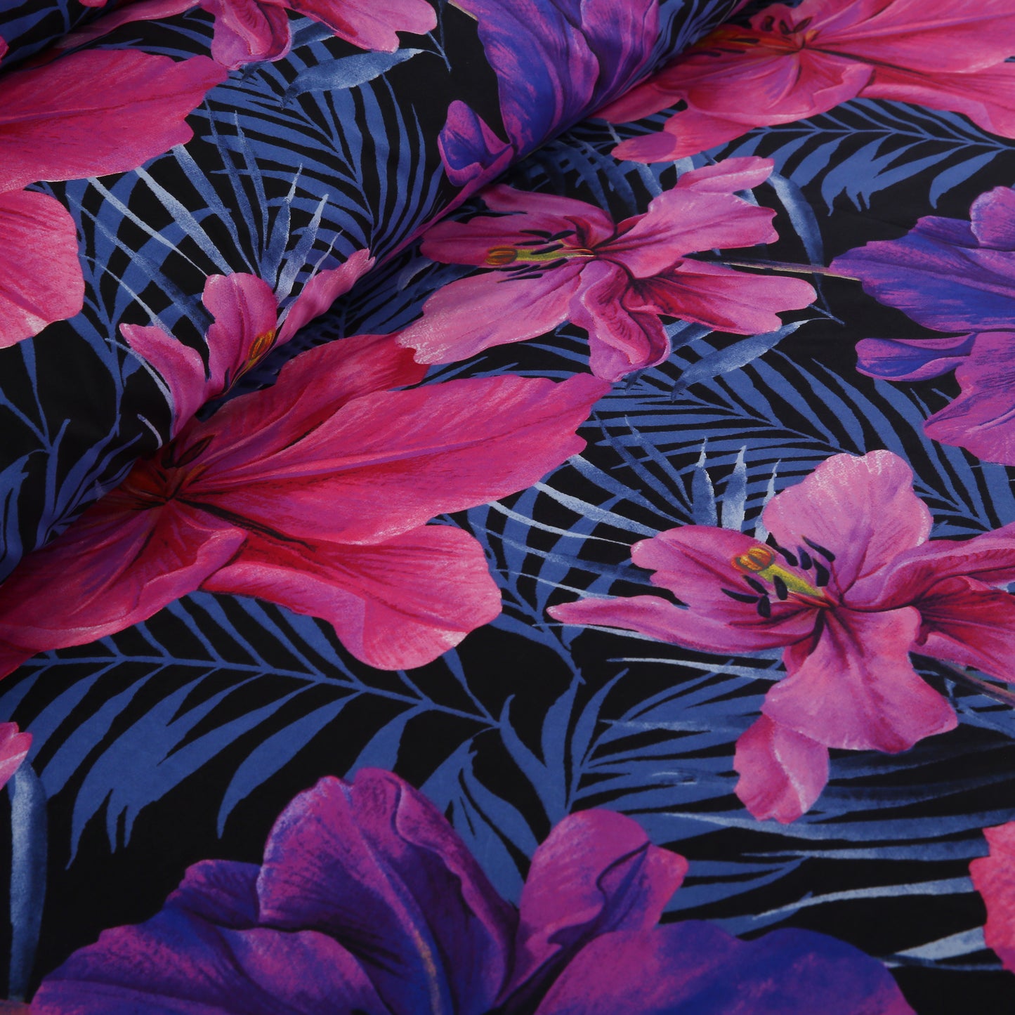 3/6 Piece - Magenta Roses on Black Set - 3210