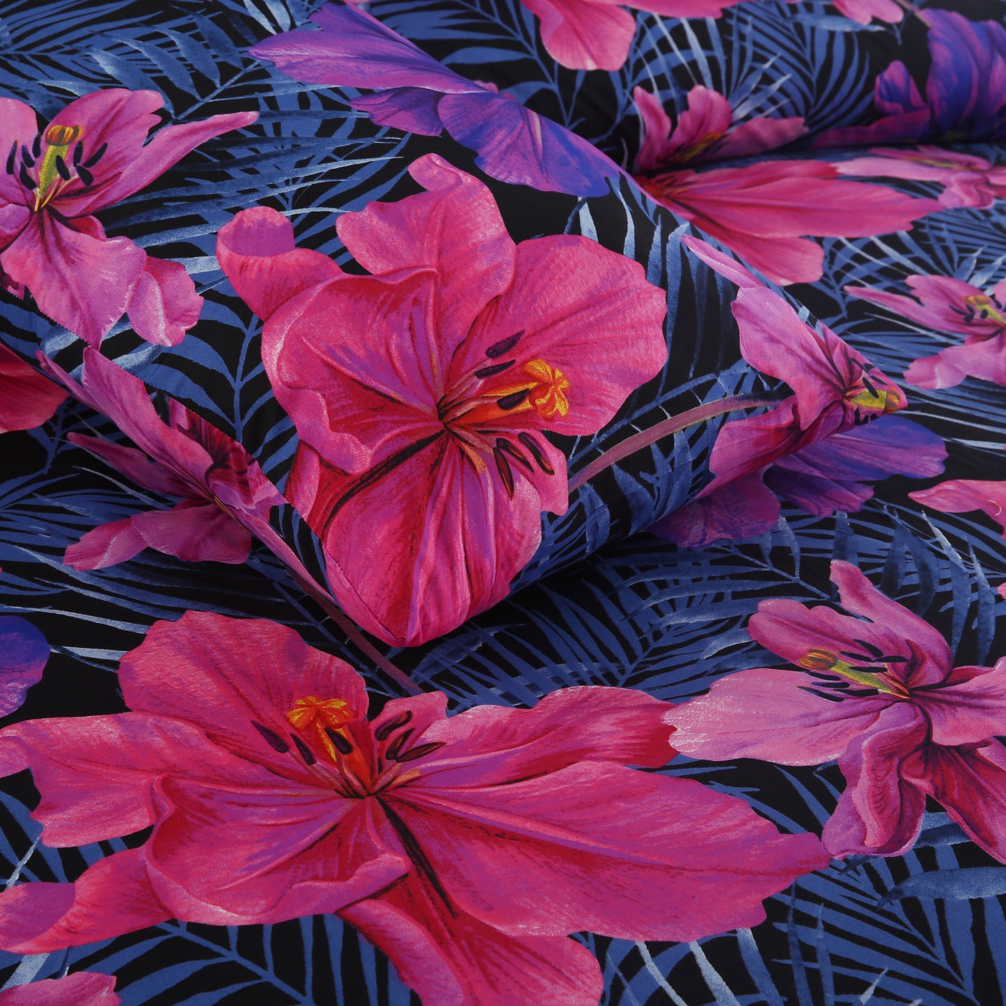 3/6 Piece - Magenta Roses on Black Set - 3210
