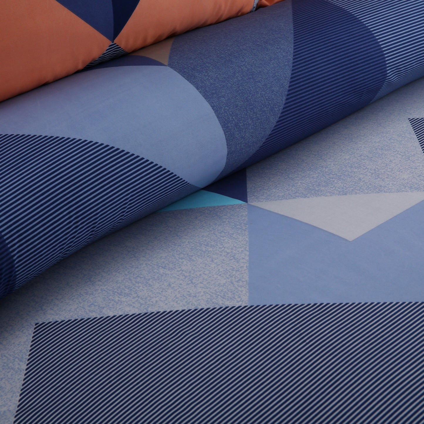 6 Piece - Multi Color Squarel Printed Duvet Cover Set